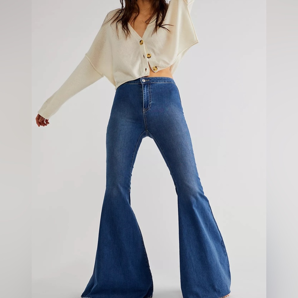 Free People Bell Bottom Jeans 28